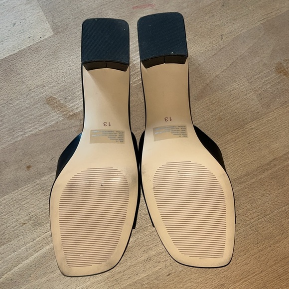 Leather Slides Like New - Picture 10 of 12